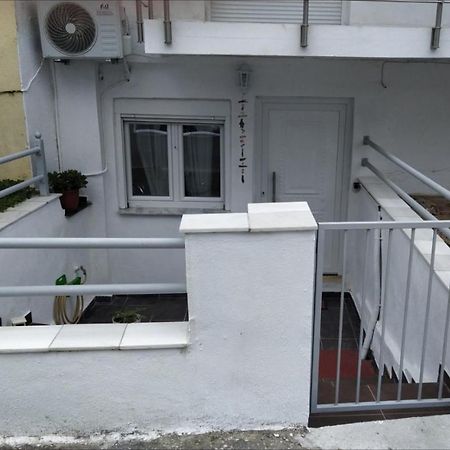 Celia'S Studio Apartamento Néa Péramos Exterior foto
